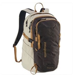 ISO Patagonia Refugio backpack pelican & ink